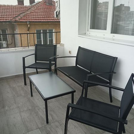 Yanakiev'S Central Apartment Бургас Экстерьер фото
