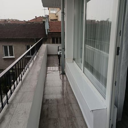 Yanakiev'S Central Apartment Бургас Экстерьер фото